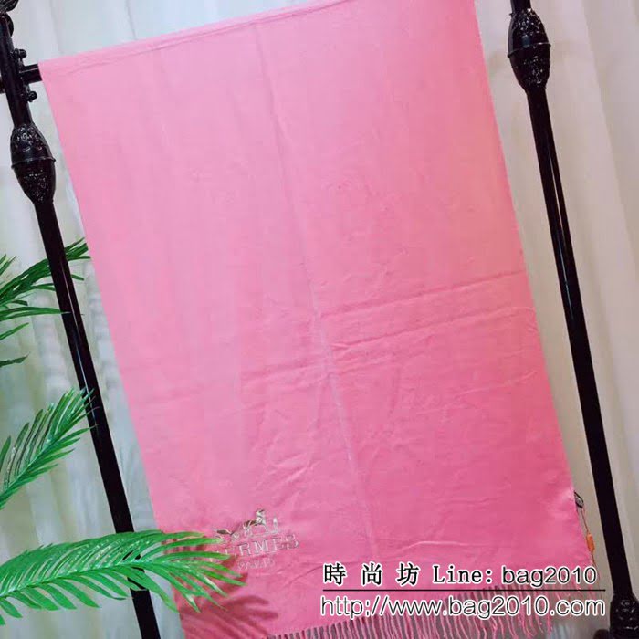 HERMES愛馬仕2018年度爆款 新款Hermès淨色刺繡圍巾 LLWJ6722